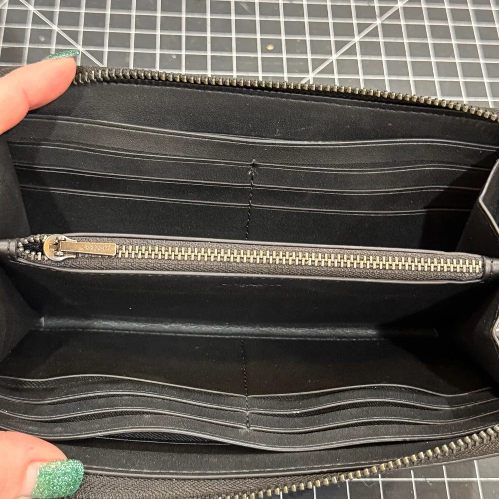 Coach Accordion Zip Wallet Black Signature Debossed‎ Leather Long Clutch Wallet